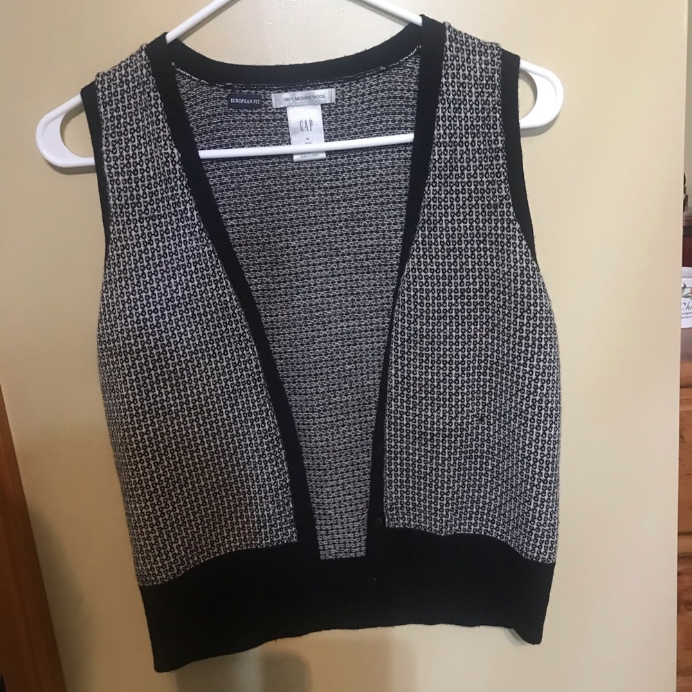 GAP sweater vest
